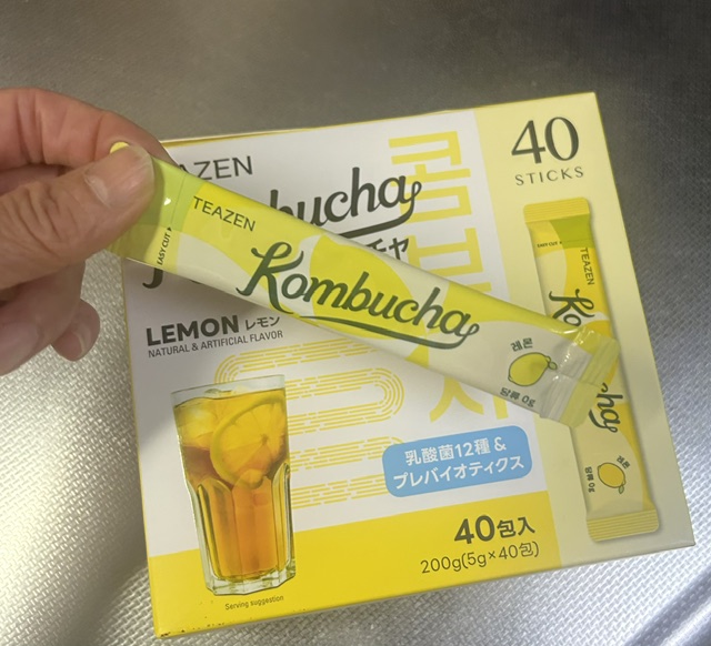 「個包装のレモンコンブチャスティック」